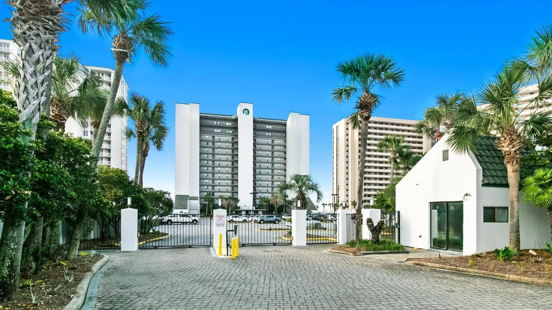 Emerald Towers 0306 Destin